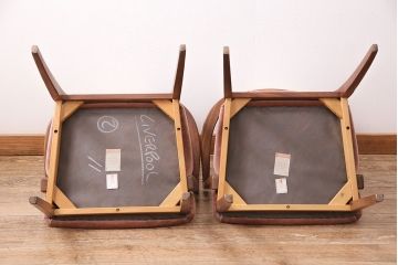 イギリスビンテージ　人気のG-PLAN!背もたれにもファブリックが使われている、アーム付きのチェア2脚セット(ダイニングチェア、椅子、アームチェア、バラ売り可能)(R-047846)