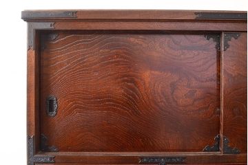 中古　国産民芸家具!品のある佇まいが魅力的な前面欅(ケヤキ)材製の整理箪笥(衣装箪笥、収納たんす、和タンス、引き出し、チェスト)(R-047853)