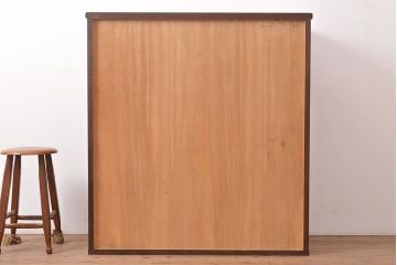 中古　国産民芸家具!品のある佇まいが魅力的な前面欅(ケヤキ)材製の整理箪笥(衣装箪笥、収納たんす、和タンス、引き出し、チェスト)(R-047853)