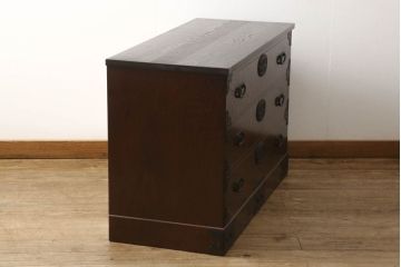 中古　国産民芸家具!品のある佇まいが魅力的な前面ケヤキ材製の整理箪笥(衣装箪笥、引き出し、チェスト)(R-047854)