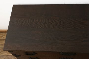 中古　国産民芸家具!品のある佇まいが魅力的な前面ケヤキ材製の整理箪笥(衣装箪笥、引き出し、チェスト)(R-047854)