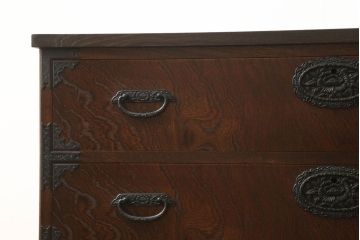 中古　国産民芸家具!品のある佇まいが魅力的な前面ケヤキ材製の整理箪笥(衣装箪笥、引き出し、チェスト)(R-047854)