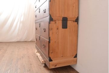 和製アンティーク　前面ケヤキ材　鶴亀金具　時代の風情が漂う二本松箪笥(重ね箪笥、衣装箪笥、整理箪笥、引き出し)(R-047855)