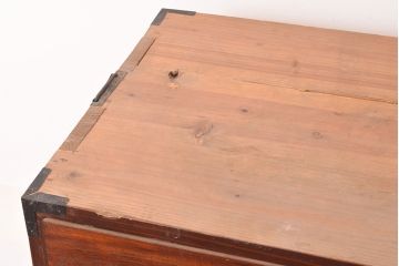 和製アンティーク　前面ケヤキ材　鶴亀金具　時代の風情が漂う二本松箪笥(重ね箪笥、衣装箪笥、整理箪笥、引き出し)(R-047855)