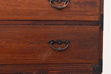 和製アンティーク　前面ケヤキ材　鶴亀金具　時代の風情が漂う二本松箪笥(重ね箪笥、衣装箪笥、整理箪笥、引き出し)(R-047855)