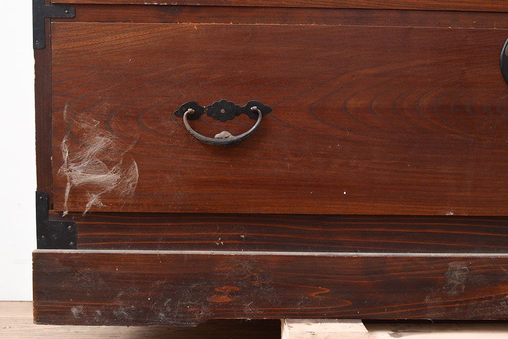 和製アンティーク　前面ケヤキ材　鶴亀金具　時代の風情が漂う二本松箪笥(重ね箪笥、衣装箪笥、整理箪笥、引き出し)(R-047855)