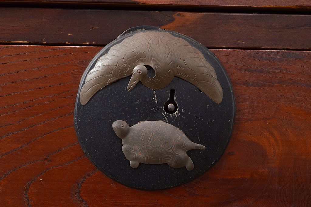和製アンティーク　前面ケヤキ材　鶴亀金具　時代の風情が漂う二本松箪笥(重ね箪笥、衣装箪笥、整理箪笥、引き出し)(R-047855)