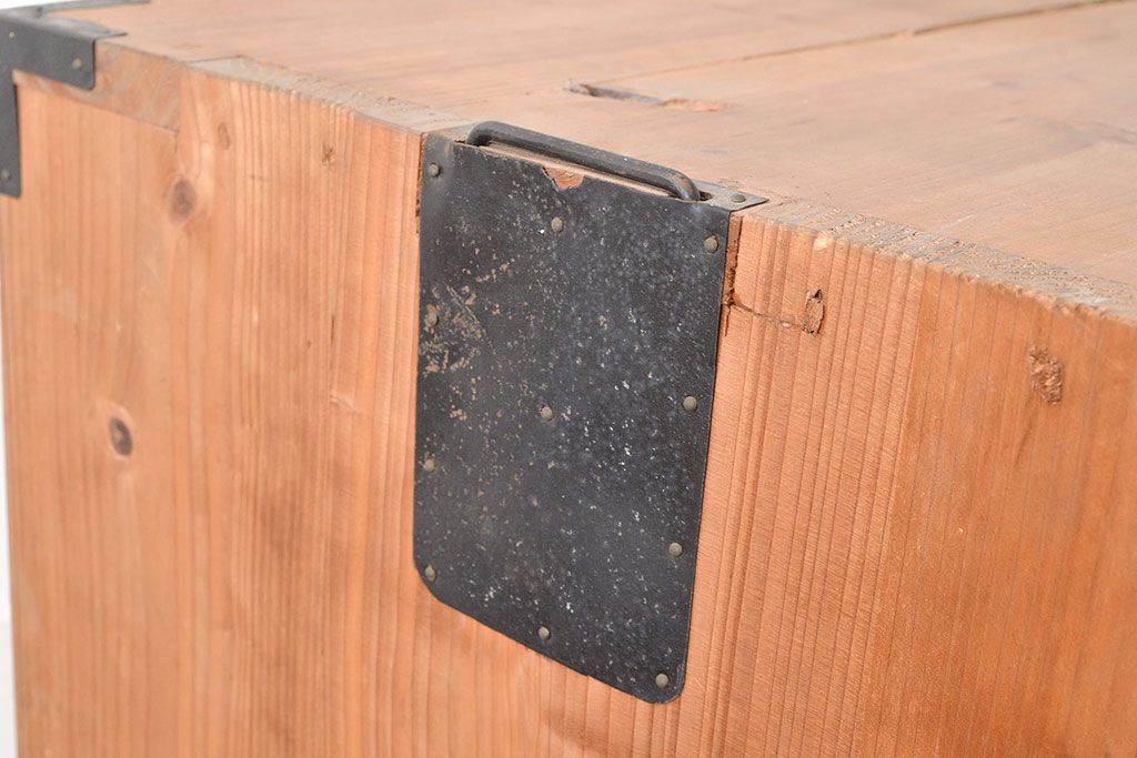 和製アンティーク　前面ケヤキ材　鶴亀金具　時代の風情が漂う二本松箪笥(重ね箪笥、衣装箪笥、整理箪笥、引き出し)(R-047855)