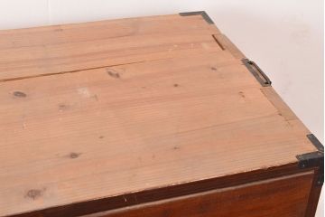 和製アンティーク　前面ケヤキ材　鶴亀金具　時代の風情が漂う二本松箪笥のローボード(衣装箪笥、整理箪笥、引き出し、リビングボード)(R-047856)
