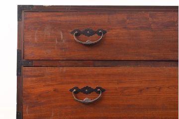 和製アンティーク　前面ケヤキ材　鶴亀金具　時代の風情が漂う二本松箪笥のローボード(衣装箪笥、整理箪笥、引き出し、リビングボード)(R-047856)