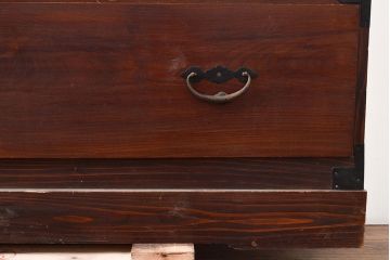 和製アンティーク　前面ケヤキ材　鶴亀金具　時代の風情が漂う二本松箪笥のローボード(衣装箪笥、整理箪笥、引き出し、リビングボード)(R-047857)