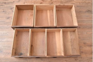 和製アンティーク　前面ケヤキ材　味のある木肌と力強い杢目が魅力的な重ね箪笥(時代箪笥、収納棚)(R-047858)