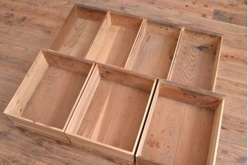 和製アンティーク　前面ケヤキ材　味のある木肌と力強い杢目が魅力的な重ね箪笥(時代箪笥、収納棚)(R-047858)