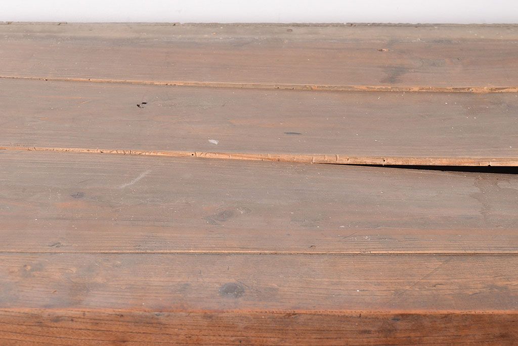 和製アンティーク　前面ケヤキ材　味のある木肌と力強い杢目が魅力的な重ね箪笥(時代箪笥、収納棚)(R-047858)