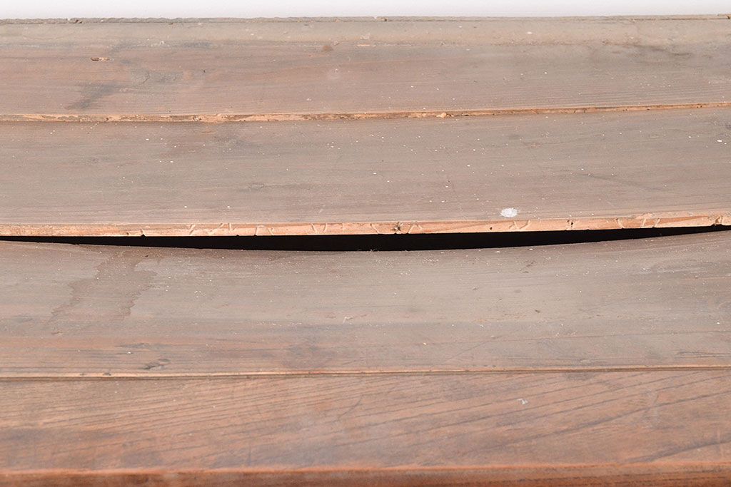 和製アンティーク　前面ケヤキ材　味のある木肌と力強い杢目が魅力的な重ね箪笥(時代箪笥、収納棚)(R-047858)