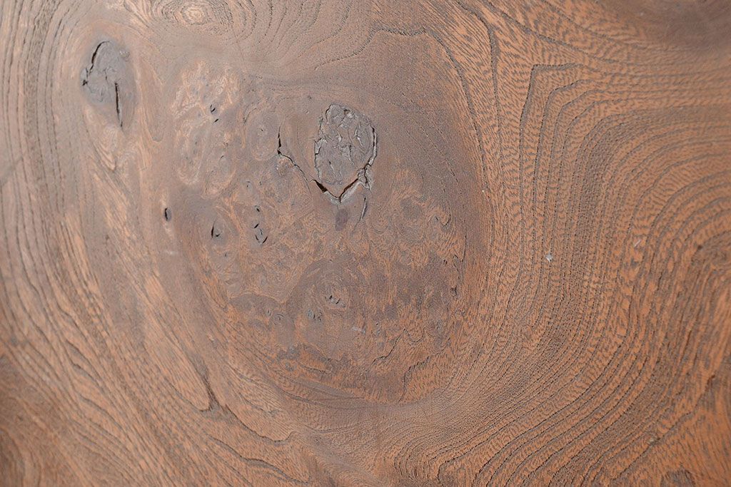 和製アンティーク　前面ケヤキ材　味のある木肌と力強い杢目が魅力的な重ね箪笥(時代箪笥、収納棚)(R-047858)