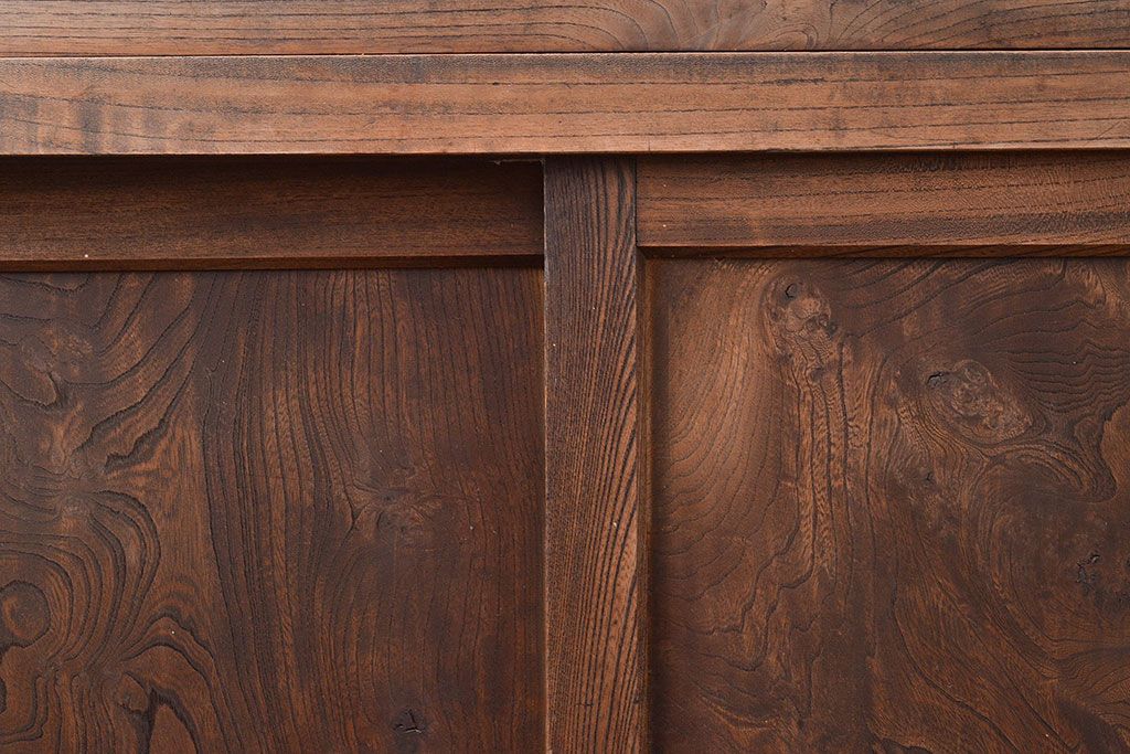 和製アンティーク　前面ケヤキ材　味のある木肌と力強い杢目が魅力的な重ね箪笥(時代箪笥、収納棚)(R-047858)