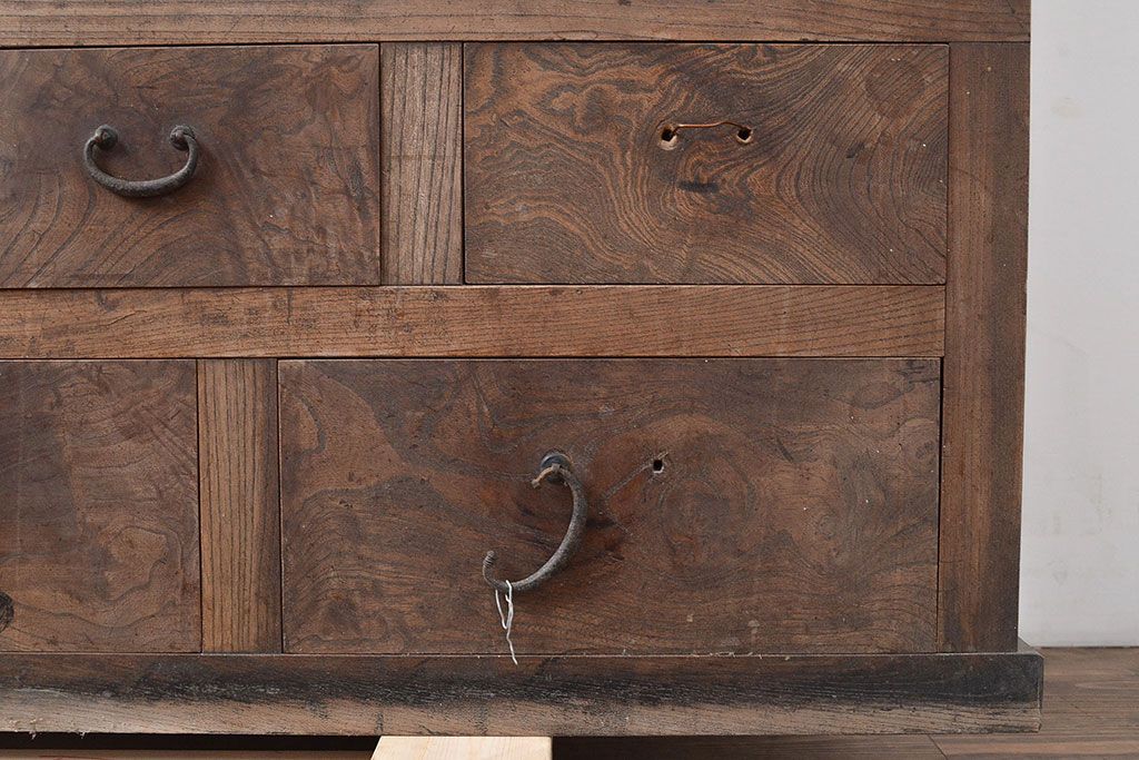 和製アンティーク　前面ケヤキ材　味のある木肌と力強い杢目が魅力的な重ね箪笥(時代箪笥、収納棚)(R-047858)