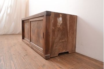 和製アンティーク　前面ケヤキ材　味のある木肌と力強い杢目が魅力的な箪笥サイドボード(時代箪笥、収納棚)(R-047859)