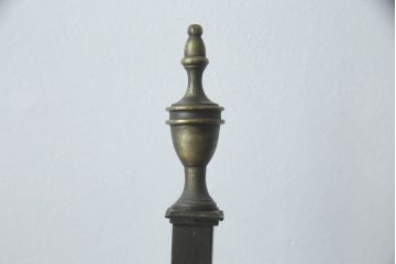 イギリスアンティーク　エレガントな佇まいが魅力的なマホガニー材製の大振りサイドボード(収納棚、戸棚、キャビネット)(R-047862)