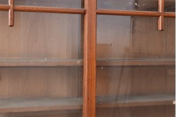 和製アンティーク　大正昭和初期　前面タモ材　ノスタルジックな雰囲気漂う上手物の戸棚(収納棚、飾り棚、キャビネット、サイドボード)(R-047864)
