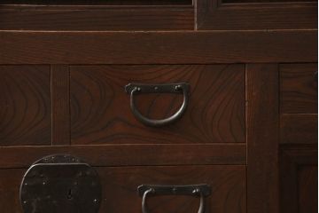和製アンティーク　横桟のデザインが素敵な前面ケヤキ材製の美濃帳場箪笥(収納箪笥、時代箪笥、キャビネット)(R-047870)