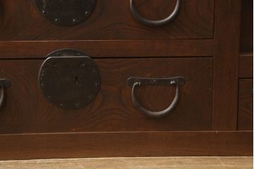 和製アンティーク　横桟のデザインが素敵な前面ケヤキ材製の美濃帳場箪笥(収納箪笥、時代箪笥、キャビネット)(R-047870)