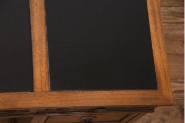 中古　DREXEL HERITAGE(ドレクセルヘリテイジ)　Triune(トライユン)　レザートップが格好いいマホガニー材製のデスク(両袖机、在宅ワーク、在宅用ワークデスク)(定価約75万円)(R-047872)