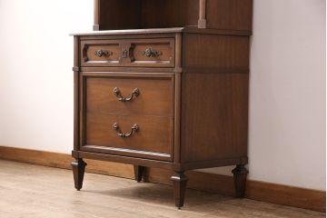 ヴィンテージ　DREXEL HERITAGE(ドレクセルヘリテイジ)　希少品!Italian Provincial(イタリアン プロヴィンシャル)シリーズのマホガニー材製キャビネット(定価約45万円)(収納棚、飾り棚、ビンテージ)(R-047874)