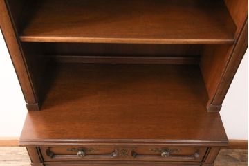 ヴィンテージ　DREXEL HERITAGE(ドレクセルヘリテイジ)　希少品!Italian Provincial(イタリアン プロヴィンシャル)シリーズのマホガニー材製キャビネット(定価約45万円)(収納棚、飾り棚、ビンテージ)(R-047874)