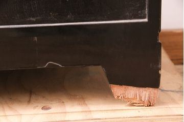 中古　高級品!螺鈿細工の華やかな意匠が存在感を放つ、韓国製飾り棚(戸棚、収納棚、キャビネット)(定価約110万円)(R-047879)