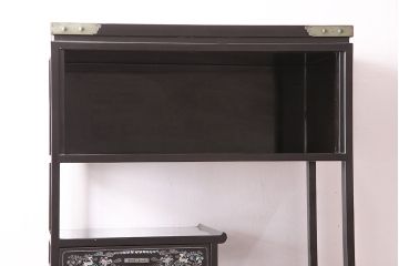 中古　高級品!螺鈿細工の華やかな意匠が存在感を放つ、韓国製飾り棚(戸棚、収納棚、キャビネット)(定価約110万円)(R-047879)