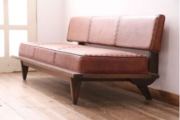 中古　海外　輸入家具　ステッチがお洒落な本革の3人掛けソファ(三人掛けソファ、トリプルソファ)(R-047883)