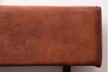 中古　海外　輸入家具　ステッチがお洒落な本革の3人掛けソファ(三人掛けソファ、トリプルソファ)(R-047883)