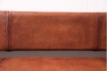 中古　海外　輸入家具　ステッチがお洒落な本革の3人掛けソファ(三人掛けソファ、トリプルソファ)(R-047883)