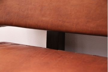 中古　海外　輸入家具　ステッチがお洒落な本革の3人掛けソファ(三人掛けソファ、トリプルソファ)(R-047883)