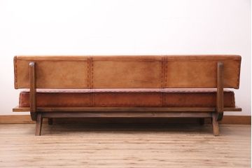 中古　海外　輸入家具　ステッチがお洒落な本革の3人掛けソファ(三人掛けソファ、トリプルソファ)(R-047883)