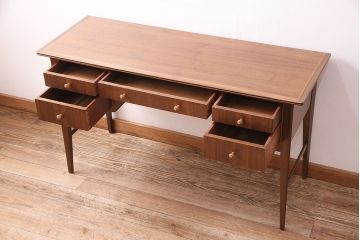 ビンテージ　IAN HENDERSON design　チーク材　イギリスから届きました!スタイリッシュな書斎に置きたくなるデスク(ワークデスク、机、在宅ワーク、在宅用)(R-047885)