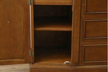 中古　DREXEL HERITAGE(ドレクセルヘリテイジ)　Triune(トライユン)　凛とした佇まいの食器棚　定価約90万円相当　(R-047891)