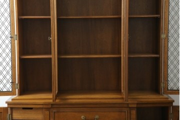 中古　DREXEL HERITAGE(ドレクセルヘリテイジ)　Triune(トライユン)　凛とした佇まいの食器棚　定価約90万円相当　(R-047891)