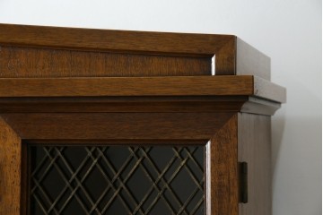 中古　DREXEL HERITAGE(ドレクセルヘリテイジ)　Triune(トライユン)　凛とした佇まいの食器棚　定価約90万円相当　(R-047891)