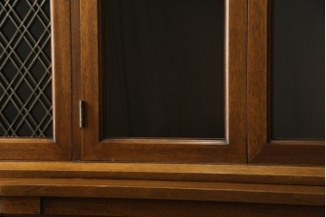 中古　DREXEL HERITAGE(ドレクセルヘリテイジ)　Triune(トライユン)　凛とした佇まいの食器棚　定価約90万円相当　(R-047891)