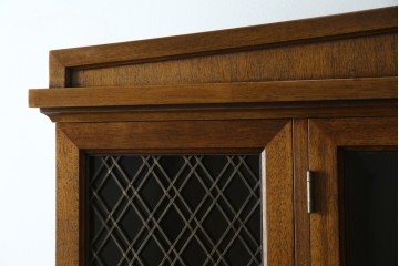 中古　DREXEL HERITAGE(ドレクセルヘリテイジ)　Triune(トライユン)　凛とした佇まいの食器棚　定価約90万円相当　(R-047891)