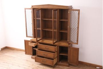 中古　DREXEL HERITAGE(ドレクセルヘリテイジ)　Triune(トライユン)　凛とした佇まいの食器棚(カップボード、キャビネット、飾り棚、戸棚、収納棚、本箱、ブックケース)(定価約90万円)(R-047891)