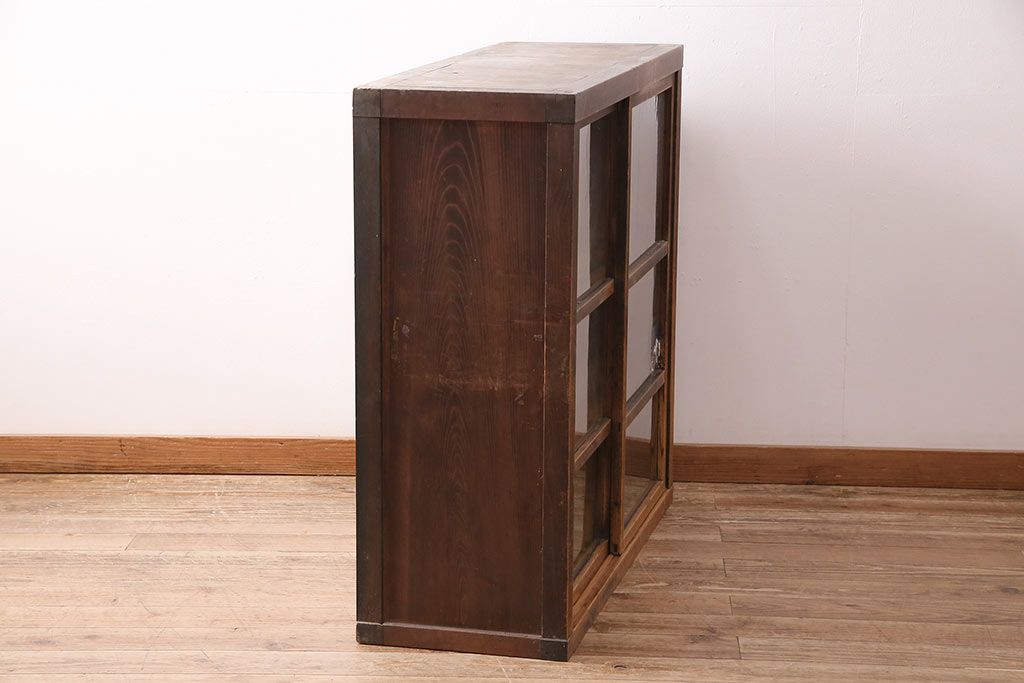 和製アンティーク　ヒノキ材製　経年による味わいが魅力の戸棚(収納棚、キャビネット、飾り棚)(R-047897)