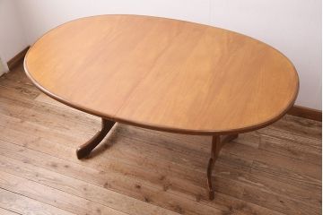 ヴィンテージ家具　G-PLAN(ジープラン) 北欧家具　チーク材　ほっこりとした優しい雰囲気を添えるオーバル型のエクステンションテーブル(ダイニングテーブル、ビンテージ)(R-047900)