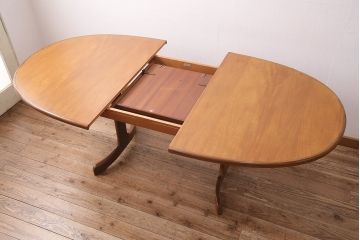 ヴィンテージ家具　G-PLAN(ジープラン) 北欧家具　チーク材　ほっこりとした優しい雰囲気を添えるオーバル型のエクステンションテーブル(ダイニングテーブル、ビンテージ)(R-047900)