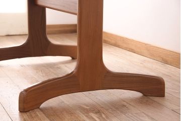 ヴィンテージ家具　G-PLAN(ジープラン) 北欧家具　チーク材　ほっこりとした優しい雰囲気を添えるオーバル型のエクステンションテーブル(ダイニングテーブル、ビンテージ)(R-047900)