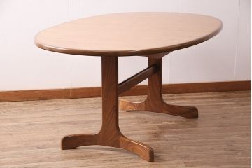 ヴィンテージ家具　G-PLAN(ジープラン) 北欧家具　チーク材　ほっこりとした優しい雰囲気を添えるオーバル型のエクステンションテーブル(ダイニングテーブル、ビンテージ)(R-047901)