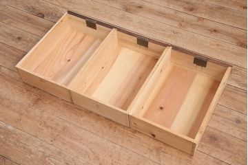 和製アンティーク　当店オリジナルの組子入り引き戸の箪笥ローボード(テレビ台、収納棚、リビングボード)(R-047903)